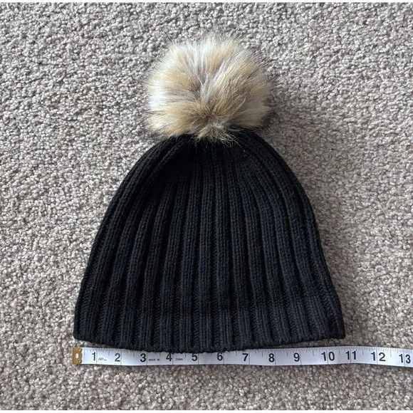J Crew Womens One Size Black Ribbed Knit Hat Faux Fur Pom Wool Blend‎ Neutral - Picture 5 of 6